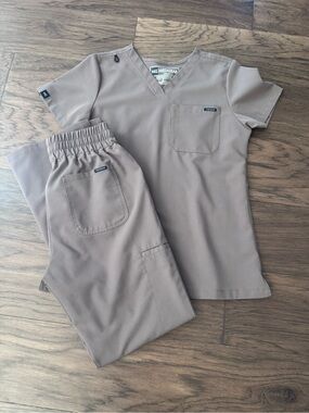MedGear Taupe Scrub Set - V-Neck Top & wide leg pants XS
